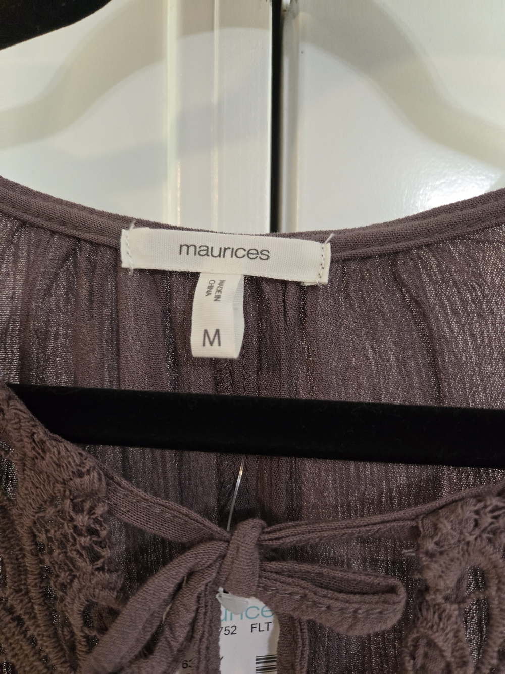 Maurices Crochet Yoke Short Sleeve Blouse - Dusty Dark Mauve Sz Medium NWT - Picture 3 of 5